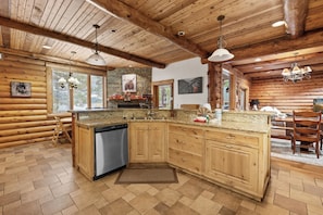 Interior - Casa De Oso Lakefront - Lakefront, Pool Table, Cinema Room, Fireplace, Deck (Big Bear Lake)