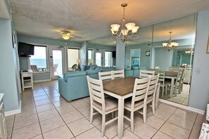 Interior - Boardwalk 682- Look No Further This is Where You Need to Be! Reserve Your Trip t (Gulf Shores)