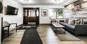 Fernseher, Kamin