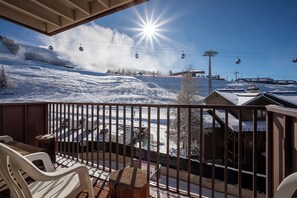 Property grounds - SM436 | Charming Condo | Mountain Views | Hot Tub | Ski In | Free City Bus (Steamboat Springs)