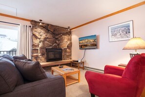 Televisión, chimenea