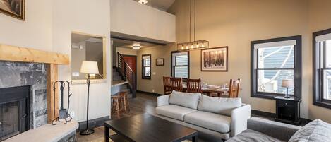 Télévision, cheminée