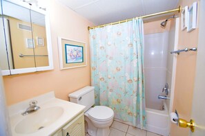 Bathroom - Diamond Beach 414-Oceanfront 38th St, Free WiFi, Elev, W/D, AC (Ocean City)