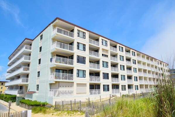 Exterior - Diamond Beach 414-Oceanfront 38th St, Free WiFi, Elev, W/D, AC (Ocean City)