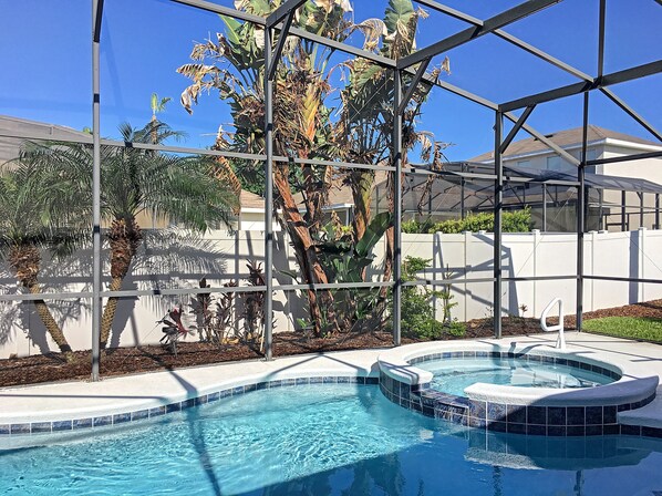 A heated pool - RIVENDELL: Private Pool & Spa, 24/7 Support During Your Stay (Davenport)