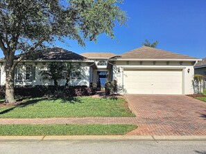 Exterior - Rivendell: Private Pool/Spa with 24/7 Support! (Davenport)