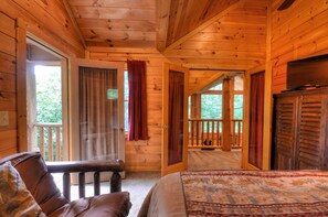 4 bedrooms, pillow-top beds, iron/ironing board, WiFi