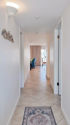 Interior - Cooks Kitchen (Sanibel)