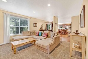 TV, fireplace - Fontana View Retreat - Free Whitewater Rafting Passes + Luxury Family Home w/ (Fontana Dam)