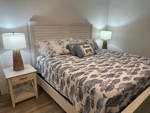 2 多间卧室、办公桌、上网接入