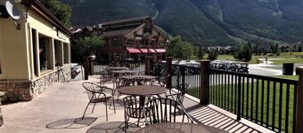 East Village Walk To Super Bee Lift Restaurants and Shops Hot Tub Access