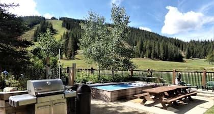 Fox Pine Lodge 4 makuuhuonetta 4 kylpyhuonetta