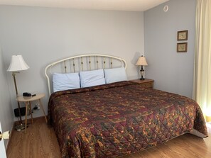 1 dormitorio, tabla de planchar con plancha, wifi gratis y ropa de cama