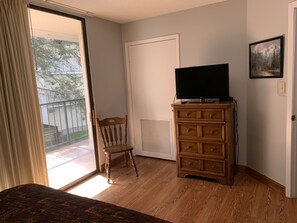 1 soverom, strykejern/-brett, wi-fi (inkludert) og sengetøy