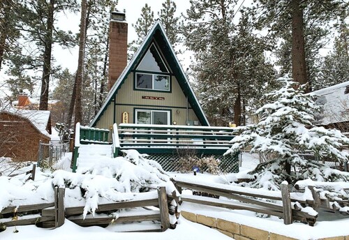 The Getaway - Close to Slopes, Zoo & Golf course, Deck, Barbecue