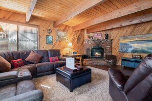 Smart TV, fireplace, DVD player
