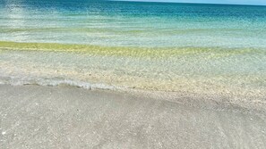 Beach nearby, sun loungers, beach towels