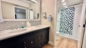 Hair dryer, towels - Gulf Views, Sunrises, Sunsets and a Luxury Interior Are Yours at Sundial Q401 (Sanibel)