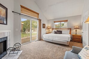 5 bedrooms, iron/ironing board, Internet, bed sheets