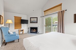 5 bedrooms, iron/ironing board, free WiFi, bed sheets