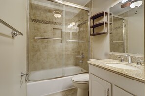 Combined shower/bathtub, hair dryer, towels - Stunning Ocean Views & Oceanfront Heated Pool! (Hilton Head)