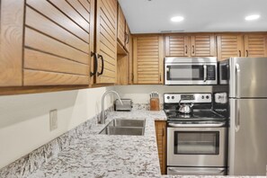 Fridge, microwave, stovetop, dishwasher