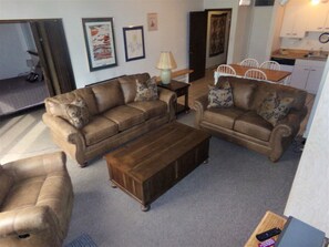 TV, peis og stereoanlegg