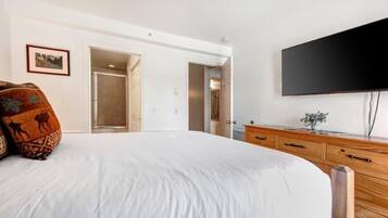 2 quartos, ferros/tábuas de passar roupa, acesso à internet