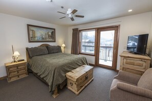 1 slaapkamer, een strijkplank/strijkijzer, wifi, beddengoed