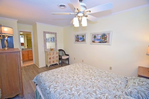 2 soverom, strykejern/-brett og internettilgang