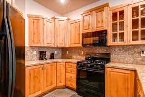 Fridge, microwave, stovetop, dishwasher