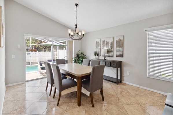 Dining - 4 Bedroom Home and Private Pool, pets considered (Kissimmee)