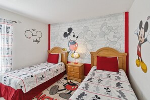 4 slaapkamers, een strijkplank/strijkijzer, wifi, beddengoed