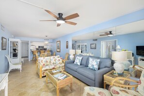 TV, stereo - Best Of The Beach (Sanibel)