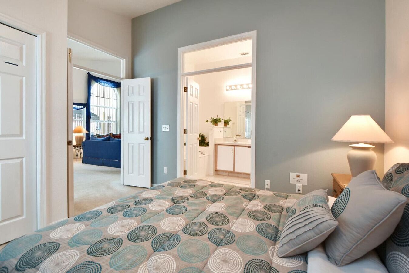 4 bedrooms, iron/ironing board, free WiFi, bed sheets