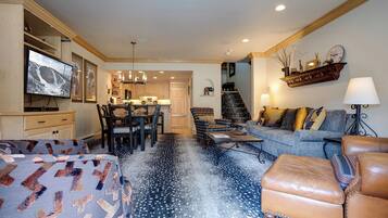 Televisie en een open haard