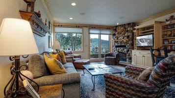 Televisie en een open haard