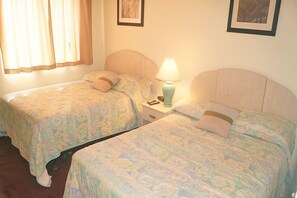 2 bedrooms, iron/ironing board, Internet