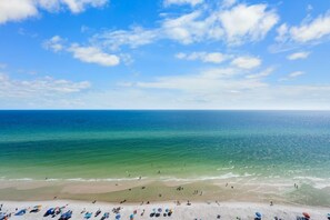 On the beach - Crystal Shores West 1107- Live the Beach Life! What are you Waiting For? (Gulf Shores)