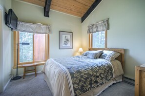 1 slaapkamer, een strijkplank/strijkijzer, wifi, beddengoed