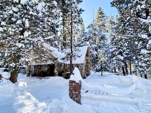 Exterior - Cornerstone Cabin - Close to National Forest, Hot Tub, Fireplace, Barbecue (Big Bear Lake)