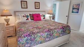 2 bedrooms, internet, bed sheets - Serene and Relaxing (Sanibel)
