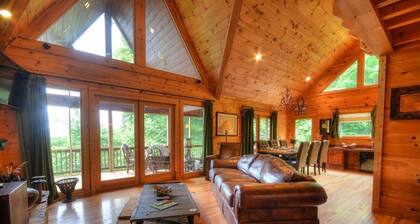 Cloud 8 - Free Estate Tours -Tranquil Family Cabin- Clingman's Dome + Lake Views