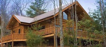 Stargazer - Free Brewery Tours + Modern-Rustic Cabin