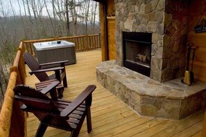 SG_FirePlace_tub - Copy - Cozy 1BR custom log cabin with hot tub, mountain views, outdoor fireplace; free train and rafting (Bryson City)