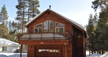 Blue Heaven - North Tahoe Cabin - Ideal Location, Sleeps 8