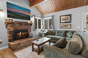 Smart TV, fireplace, DVD player