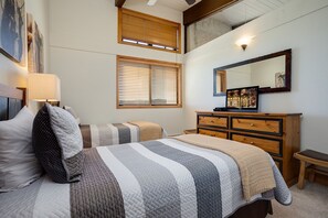 2 dormitorios, tabla de planchar con plancha, wifi y ropa de cama