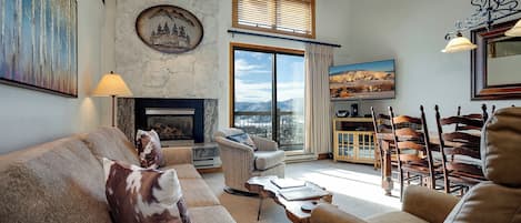 TV, fireplace