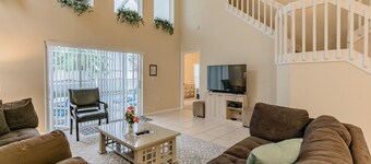 Superior Home with Private Pool, 4307